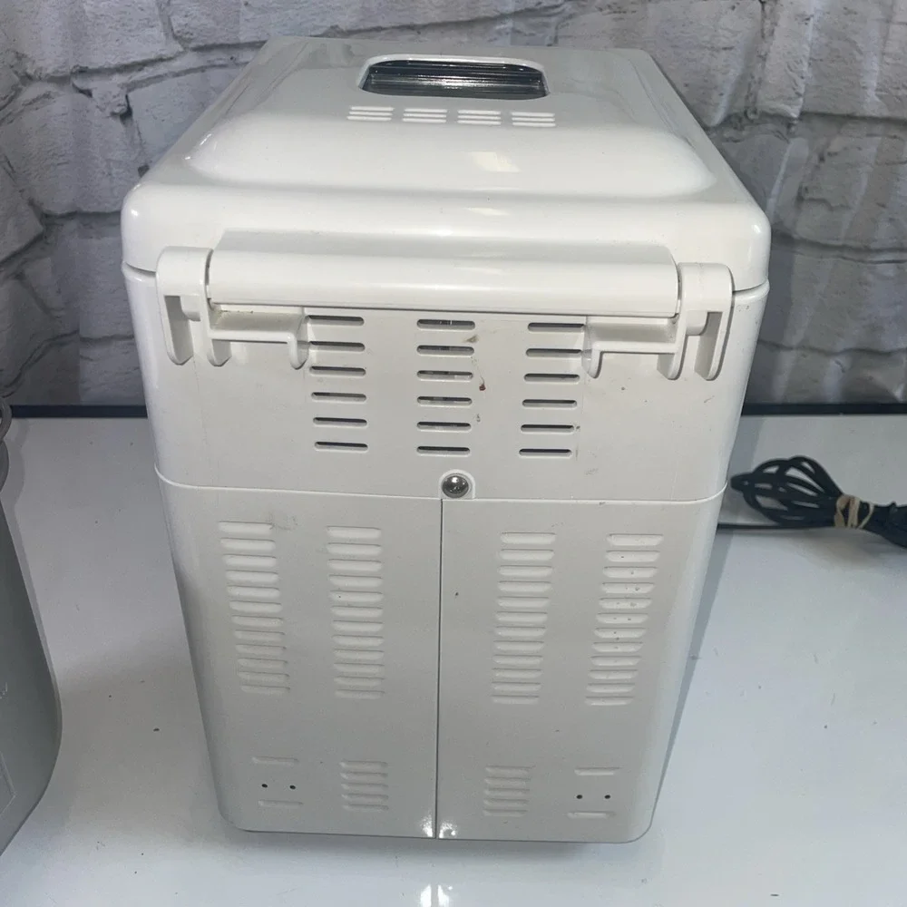 Hitachi HB-B201 Automatic‎ Home Bakery Plus Bread Maker Dough Jam Rice